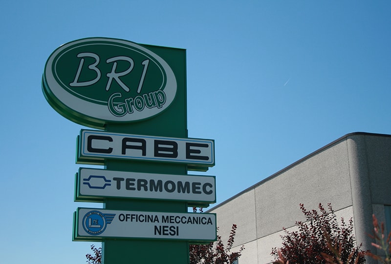 Con più di 40 centri di lavoro, il gruppo BR1 effettua lavorazioni di fresatura, tornitura e rettifica.